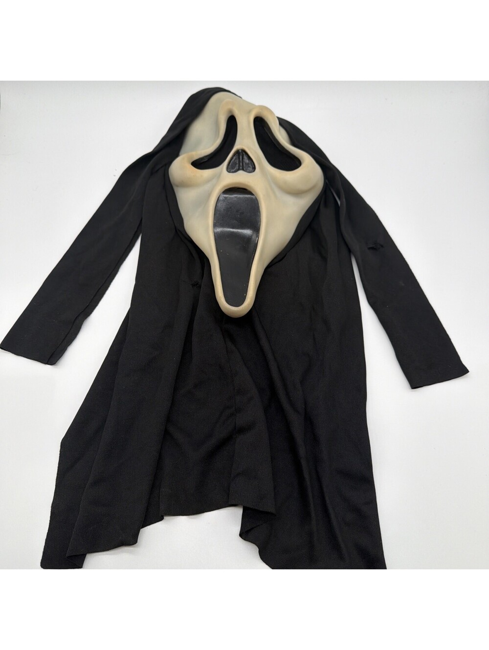 Vintage Scream Ghostface Mask Easter Unlimited EU Stamp Glow 9206WAL 8511 Read
